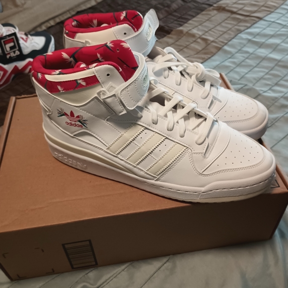 12.5 men fits Adidas Forum - Picture 2 of 10